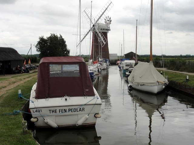 Horsey mill is a tourist attraction for anybody visiting the norfolk broads. If you're doing a potter heigham day boat hire, this is within a short distance