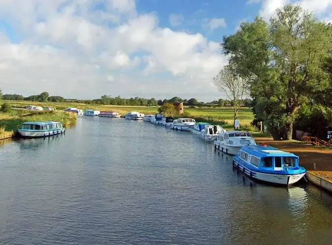 Enjoy a norfolk broads holiday and experience the world-class norfolk broads nature reserve